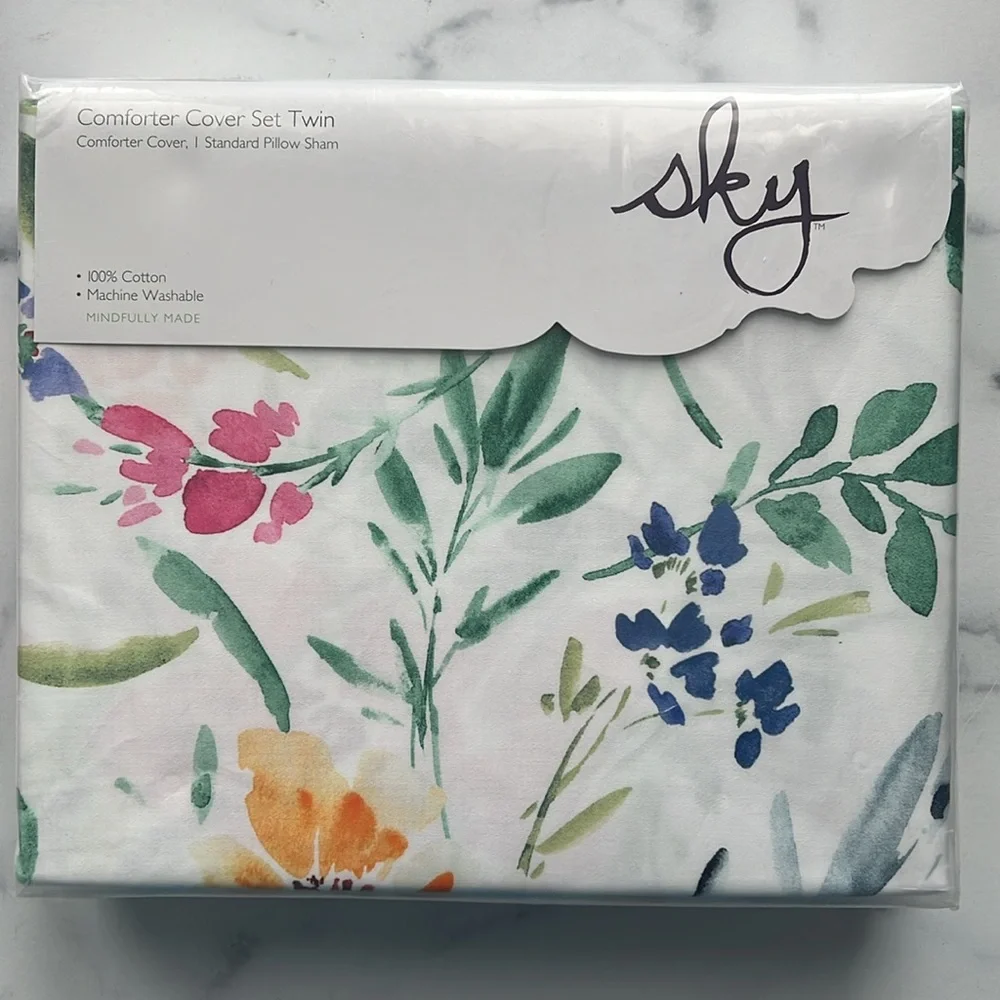 Sky Pastel Perennials Duvet Cover Set, Twin New in Box Retail $230